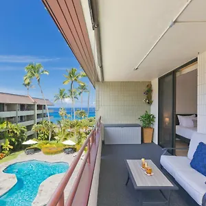 Family Getaway - Lava Room At Magic Sands Beach Apartment